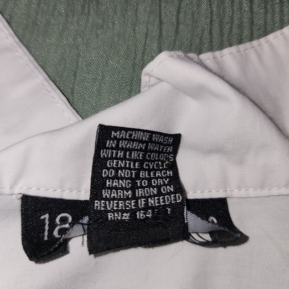 18 Centimeters Elegant Puff Sleeve Button-Up Women's Size Small White - Picture 11 of 11